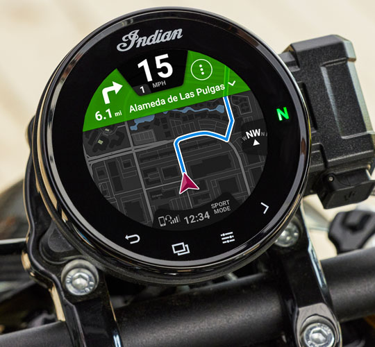 4 tommers berøringsskjerm drevet av RIDE COMMAND